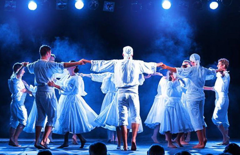 CÉLÉBRATION DE LA JOURNÉE DE LA DANSE · Esbart Joaquim Ruyra