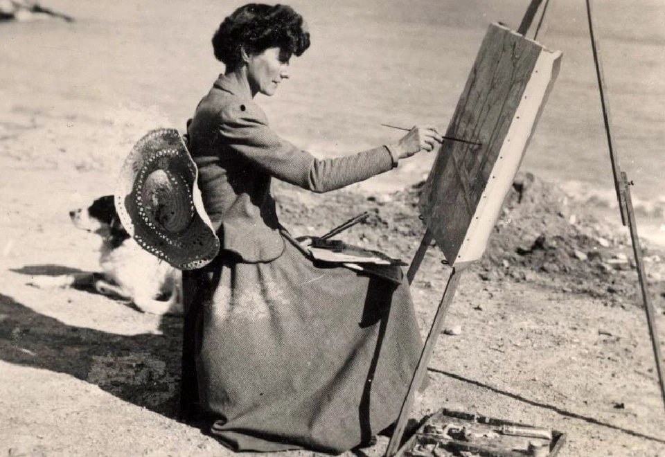 Mujer pintando